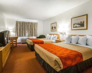 Travelodge by Wyndham Merrill - Merrill - 2