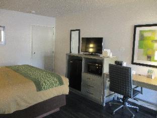 SureStay Hotel by Best Western Grants - 4
