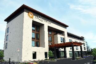 La Quinta Inn & Suites by Wyndham Santa Rosa Sonoma - Santa Rosa - 8