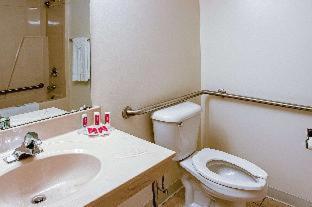 Econo Lodge On the Bay - 8
