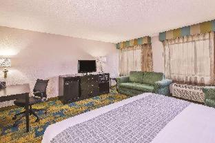 La Quinta Inn by Wyndham Toledo Perrysburg - 4