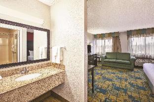 La Quinta Inn by Wyndham Toledo Perrysburg - 1