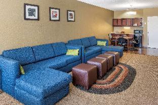 Comfort Inn & Suites - Lincoln - 1