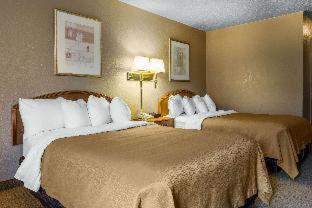 Comfort Inn & Suites - 7