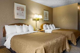 Comfort Inn & Suites - 6