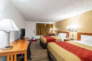 Econo Lodge - 6