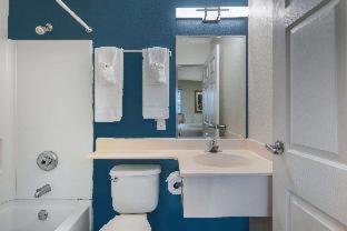 Suburban Studios Lakeland North I-4 - Lakeland - 1