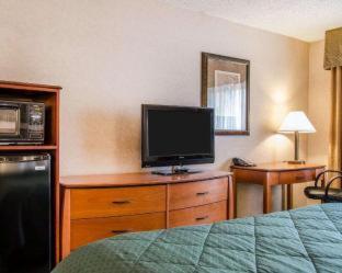Quality Inn & Suites - 9
