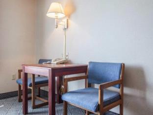 Rodeway Inn & Suites Milwaukee Airport - 4
