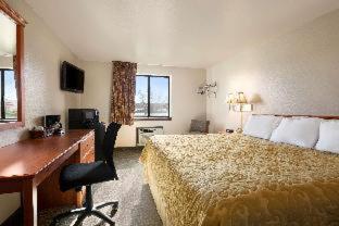 Super 8 by Wyndham Coeur d'Alene - Coeur d'Alene - 2