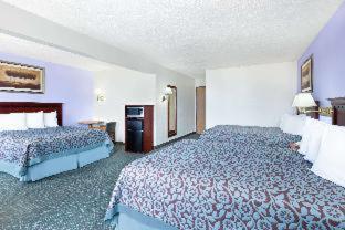 Days Inn by Wyndham Warrensburg - Warrensburg - 4