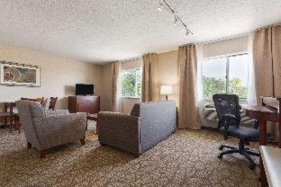 Wyndham Garden Grand Rapids Airport - Grand Rapids - 1