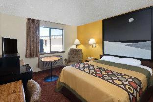 Super 8 by Wyndham Alamogordo - White Sands - 9