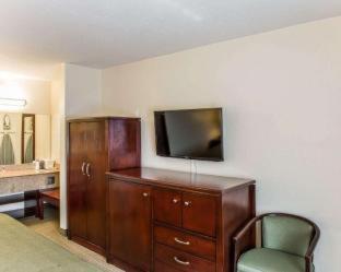 Econo Lodge - Lloyd - 3