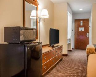 Econo Lodge - Saint Stephen - 9