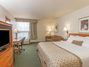 Ramada by Wyndham Sioux Falls Airport - Waterpark Resort & Event Center - 6