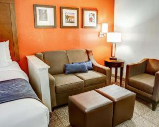 Comfort Suites Tyler South - 4