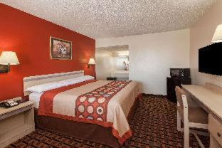 Super 8 by Wyndham Athens TX - 2