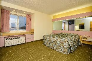 Americas Best Value Inn - East Syracuse - 9