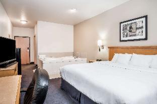 Baymont by Wyndham Indianapolis Northeast - 8