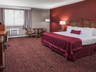 Ramada by Wyndham Grand Forks - 5