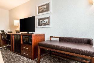 Comfort Inn Humboldt Bay - 3