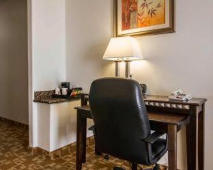Comfort Suites West Dallas - Cockrell Hill - 4