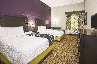 La Quinta by Wyndham Laredo Airport - Laredo - 2
