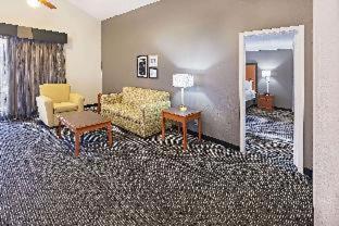 La Quinta Inn by Wyndham San Antonio I-35 N at Toepperwein - San Antonio - 2