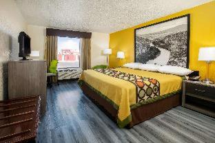 Super 8 by Wyndham Ft Stockton - Fort Stockton - 3
