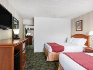 Ramada by Wyndham State College Hotel & Conference Center - State College - 6