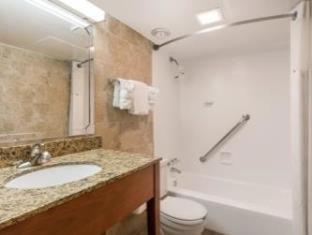Ramada by Wyndham State College Hotel & Conference Center - 4