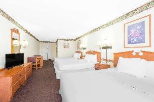 Days Inn & Suites by Wyndham Marshall - 7