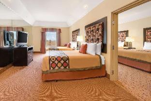 Super 8 by Wyndham Hidalgo at La Plaza Mall & Mcallen Airport - Hidalgo - 7