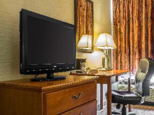 Quality Inn & Suites - 5