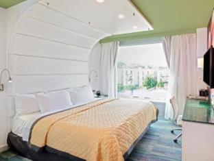 Wyndham Garden Brooklyn Sunset Park - 2