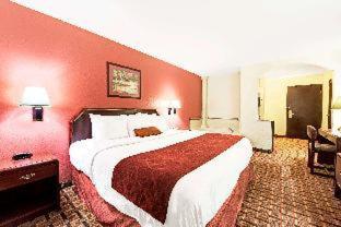 Days Inn by Wyndham Dallas Plano - 4