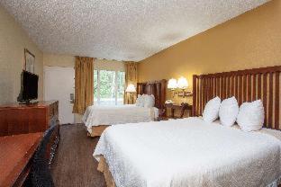 Days Inn by Wyndham Daytona Beach Speedway - 4