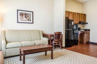 MainStay Suites Hackberry Sportsman's Lodge - Hackberry - 1