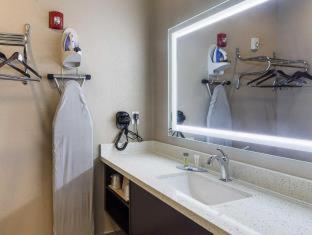 Econo Lodge Inn & Suites Houston NW-Cy-Fair - 3