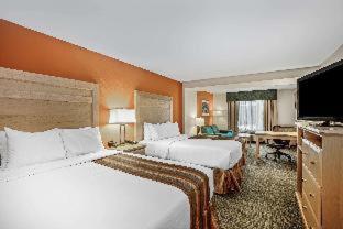 La Quinta by Wyndham Grand Forks - 1