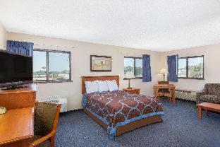 SureStay Plus Hotel by Best Western Grand Island - 9