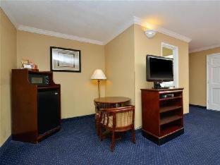Inn at Bayshore - San Mateo - 1