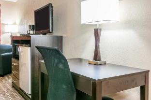 Quality Inn - 5