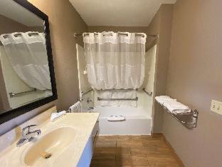 Quality Inn & Suites - 8
