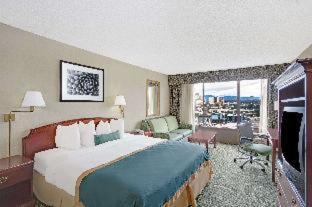 Ramada by Wyndham Reno Hotel & Casino - 3