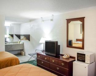 Rodeway Inn Carlisle North - Carlisle - 8