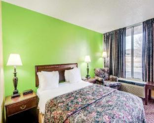 Econo Lodge Marion I-81 - 1