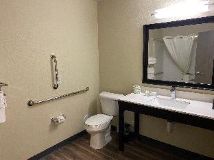 Cobblestone Inn & Suites - Forest City - Forest City - 3