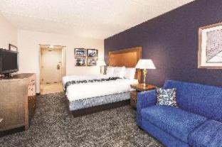 La Quinta by Wyndham Philadelphia Airport - Essington - 1